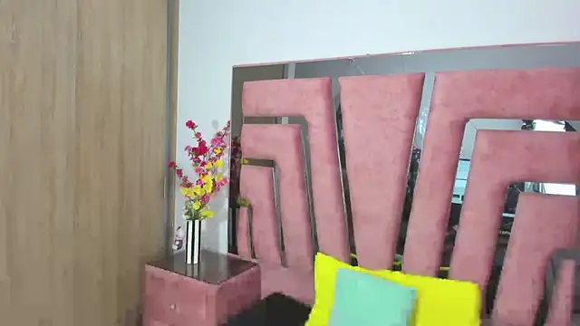 MaraKarly online show from 10-22-25, 12:05