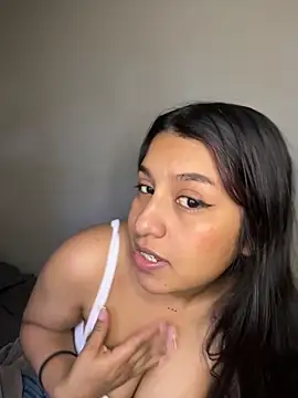 Snapshot of _Chloe_Smith chatting on 10-04-25, 01:09 Chloe Smith online show from 10-04-25, 01:09