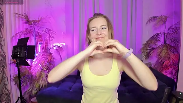 MeggySun online show from 10-21-25, 02:29