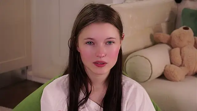 LynHillaire online show from 09-13-25, 11:10