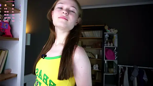 LynHillaire online show from 12-20-25, 11:17