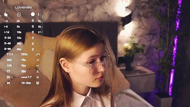 LynHillaire online show from 04-15-26, 12:45