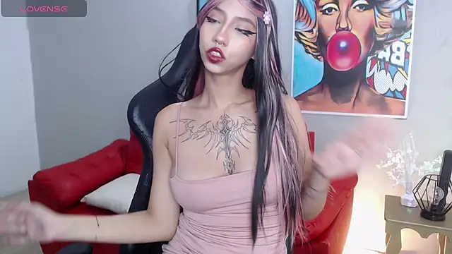 Snapshot of hisui_castles chatting on 10-08-25, 12:25 hisui castles online show from 10-08-25, 12:25