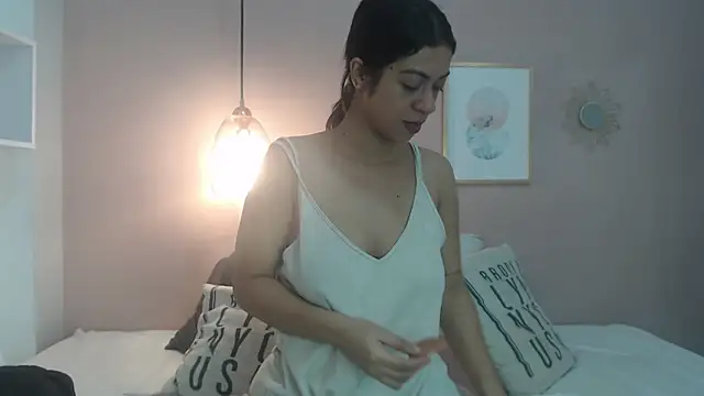 Savannahcruzz online show from 12-15-25, 12:42