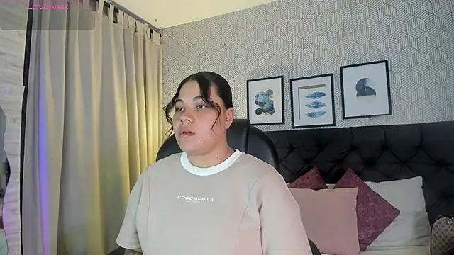 Snapshot of sophie__blare chatting on 07-07-26, 06:56 sophie blare online show from 07-07-26, 06:56