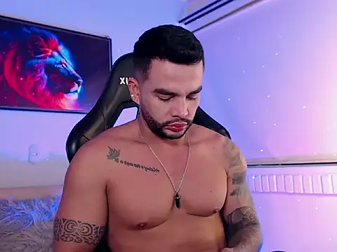 Snapshot of Bruno_De_Lucaa_ chatting on 12-19-25, 02:40 Bruno De Lucaa online show from 12-19-25, 02:40