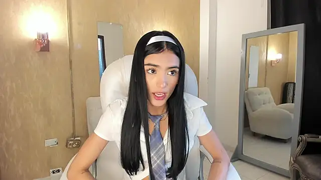 Snapshot of zoerouse_ chatting on 11-18-25, 07:51 zoerouse online show from 11-18-25, 07:51