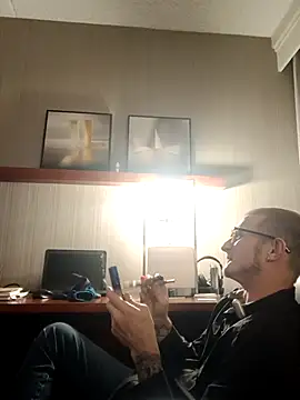 Snapshot of WWGD69 chatting on 10-05-25, 12:47 WWGD69 online show from 10-05-25, 12:47