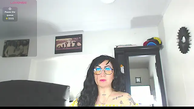 Vicky hotmilf online show from 10-30-25, 11:11