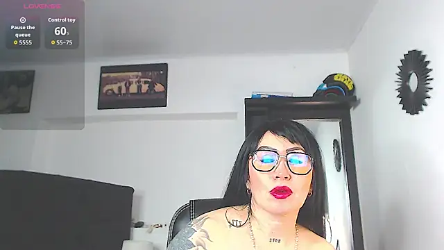 Vicky hotmilf online show from 03-03-26, 01:06