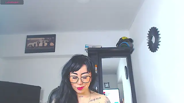 Snapshot of Vicky_hotmilf chatting on 07-08-26, 11:15 Vicky hotmilf online show from 07-08-26, 11:15