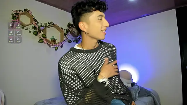 mhatias  online show from 12-23-25, 03:48