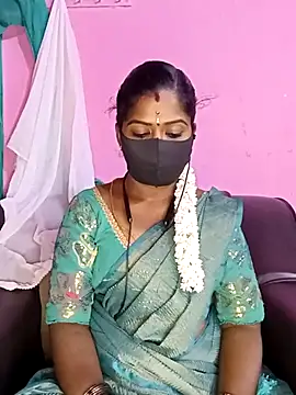 Snapshot of tamilammukuttyy chatting on 09-10-25, 01:44 tamilammukuttyy online show from 09-10-25, 01:44