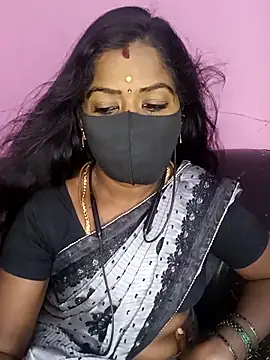 Snapshot of tamilammukuttyy chatting on 10-29-25, 04:04 tamilammukuttyy online show from 10-29-25, 04:04