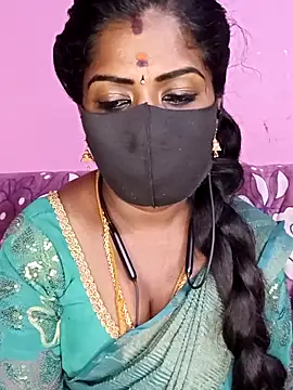 Snapshot of tamilammukuttyy chatting on 04-25-26, 01:41 tamilammukuttyy online show from 04-25-26, 01:41