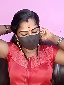 Snapshot of tamilammukuttyy chatting on 04-30-26, 11:27 tamilammukuttyy online show from 04-30-26, 11:27