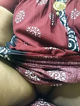 Snapshot of desi_boudi87 chatting on 09-15-25, 05:24 desi boudi87 online show from 09-15-25, 05:24