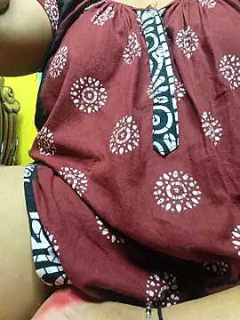 Snapshot of desi_boudi87 chatting on 09-19-25, 05:46 desi boudi87 online show from 09-19-25, 05:46