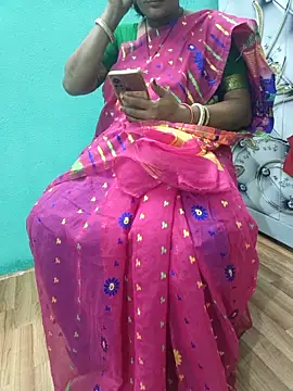 Snapshot of desi_boudi87 chatting on 10-11-25, 12:36 desi boudi87 online show from 10-11-25, 12:36