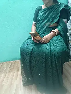 Snapshot of desi_boudi87 chatting on 10-20-25, 09:43 desi boudi87 online show from 10-20-25, 09:43