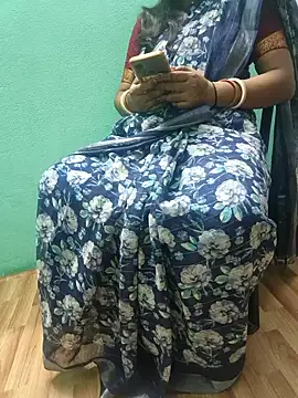 Snapshot of desi_boudi87 chatting on 10-21-25, 12:28 desi boudi87 online show from 10-21-25, 12:28