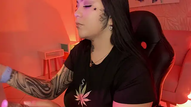 Snapshot of MAGIC_TESSA chatting on 09-23-25, 05:27 MAGIC TESSA online show from 09-23-25, 05:27