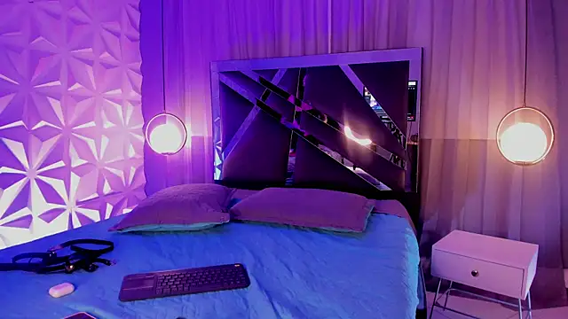 Snapshot of MAGIC_TESSA chatting on 11-30-25, 01:15 MAGIC TESSA online show from 11-30-25, 01:15