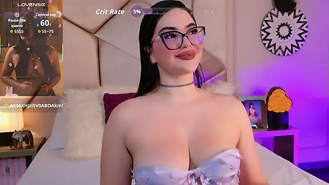 Snapshot of Catalina-Malave chatting on 12-23-25, 12:30 Catalina-Malave online show from 12-23-25, 12:30