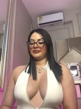 Snapshot of Catalina-Malave chatting on 01-06-26, 12:47 Catalina-Malave online show from 01-06-26, 12:47