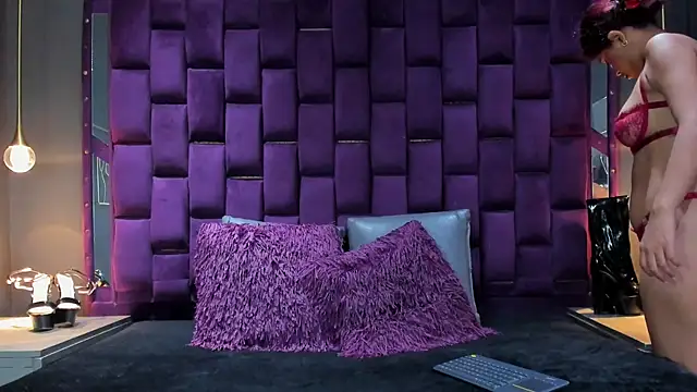 Snapshot of MilaRiva chatting on 09-24-25, 11:24 MilaRiva online show from 09-24-25, 11:24