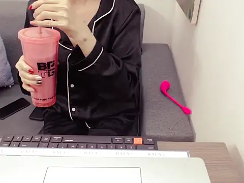 Snapshot of Funnygirl_9x chatting on 02-08-26, 02:37 Funnygirl 9x online show from 02-08-26, 02:37