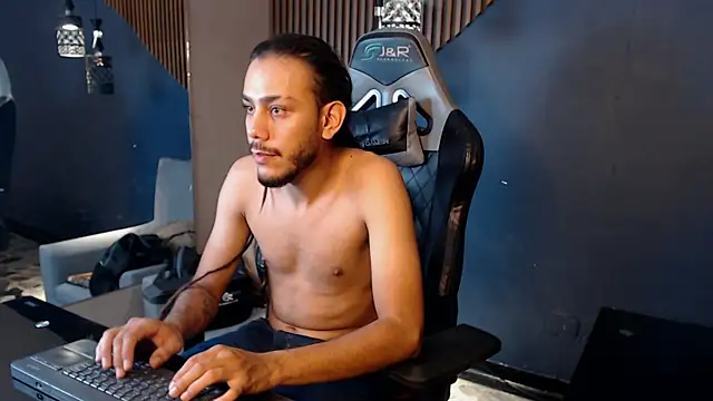 Boss Domiinator online show from 09-12-25, 04:01