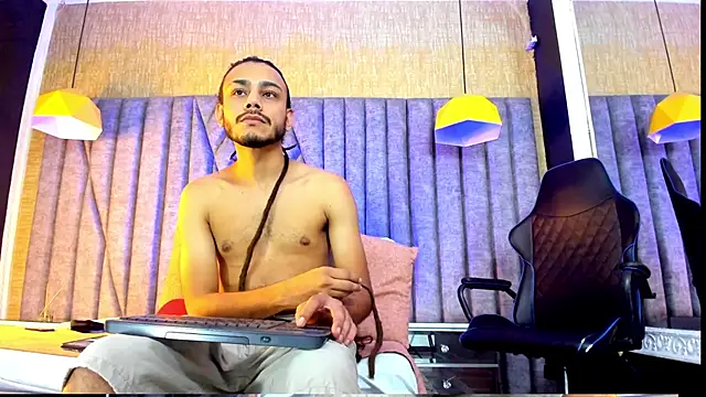 Boss Domiinator online show from 10-20-25, 03:51