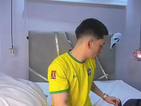 HunterHeat  online show from 10-18-25, 11:55