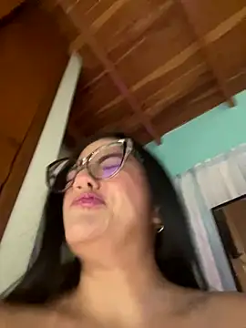 Snapshot of alilith chatting on 10-15-25, 07:14 alilith online show from 10-15-25, 07:14