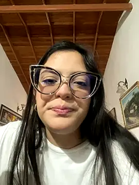 Snapshot of alilith chatting on 10-25-25, 06:24 alilith online show from 10-25-25, 06:24