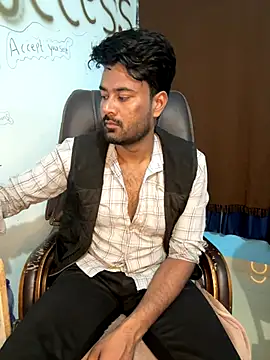 Snapshot of MeekBatgirl chatting on 11-20-25, 01:33 MeekBatgirl online show from 11-20-25, 01:33