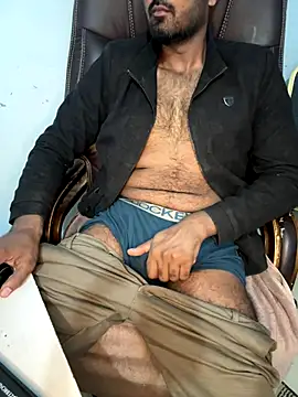 Snapshot of MeekBatgirl chatting on 12-15-25, 08:40 MeekBatgirl online show from 12-15-25, 08:40