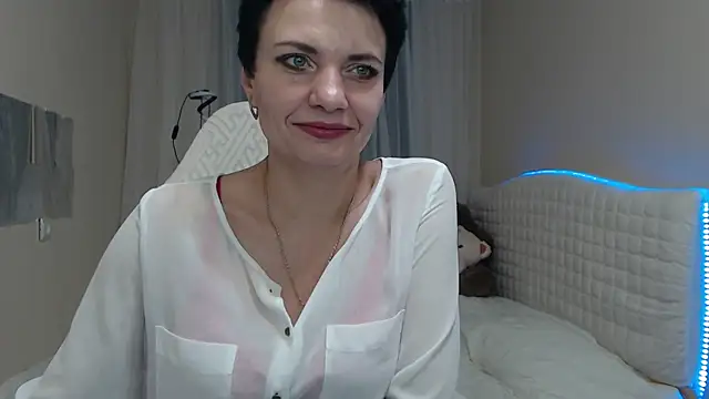 Snapshot of AvaSaturnian chatting on 11-21-25, 01:21 AvaSaturnian online show from 11-21-25, 01:21