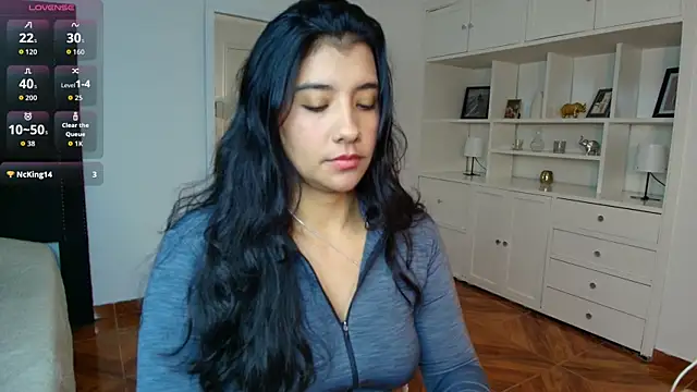 nina moen online show from 11-23-25, 03:17