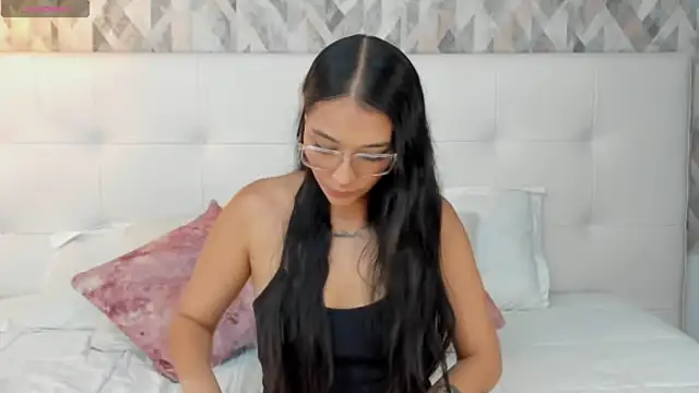 Snapshot of Roseaurora chatting on 07-09-26, 11:03 Roseaurora online show from 07-09-26, 11:03
