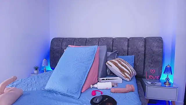 sweegirl69 online show from 11-20-25, 12:05