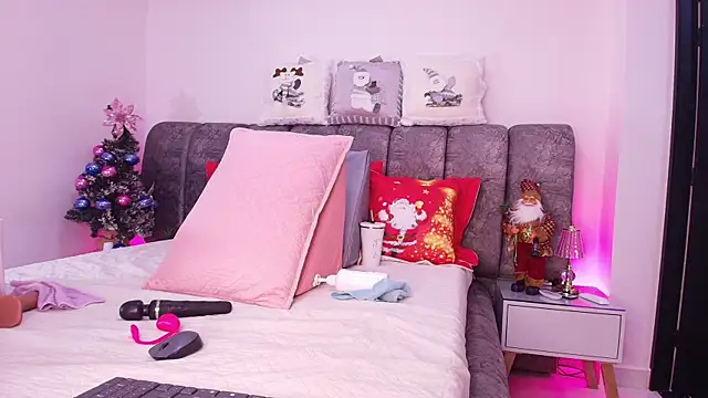 sweegirl69 online show from 12-22-25, 12:02