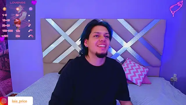 Snapshot of Laia_and_Damian chatting on 09-19-25, 07:47 Laia and Damian online show from 09-19-25, 07:47