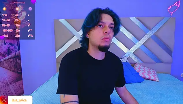 Snapshot of Laia_and_Damian chatting on 09-26-25, 07:51 Laia and Damian online show from 09-26-25, 07:51