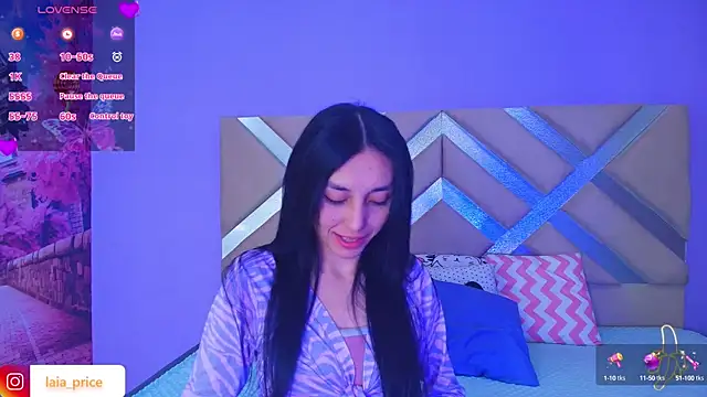 Snapshot of Laia_and_Damian chatting on 10-03-25, 07:33 Laia and Damian online show from 10-03-25, 07:33