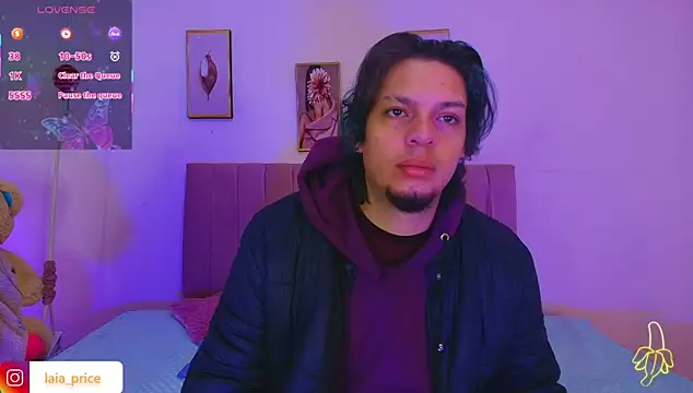 Snapshot of Laia_and_Damian chatting on 10-08-25, 12:03 Laia and Damian online show from 10-08-25, 12:03