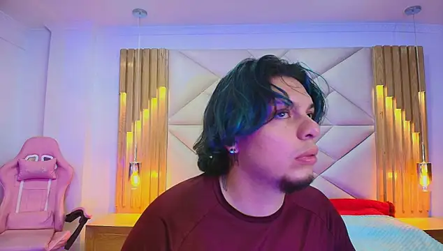 Snapshot of Laia_and_Damian chatting on 10-09-25, 12:19 Laia and Damian online show from 10-09-25, 12:19