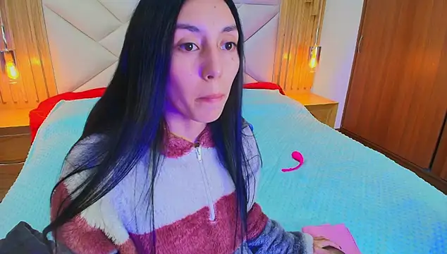 Snapshot of Laia_and_Damian chatting on 10-10-25, 07:35 Laia and Damian online show from 10-10-25, 07:35