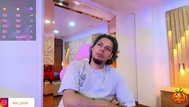 Snapshot of Laia_and_Damian chatting on 10-16-25, 07:37 Laia and Damian online show from 10-16-25, 07:37